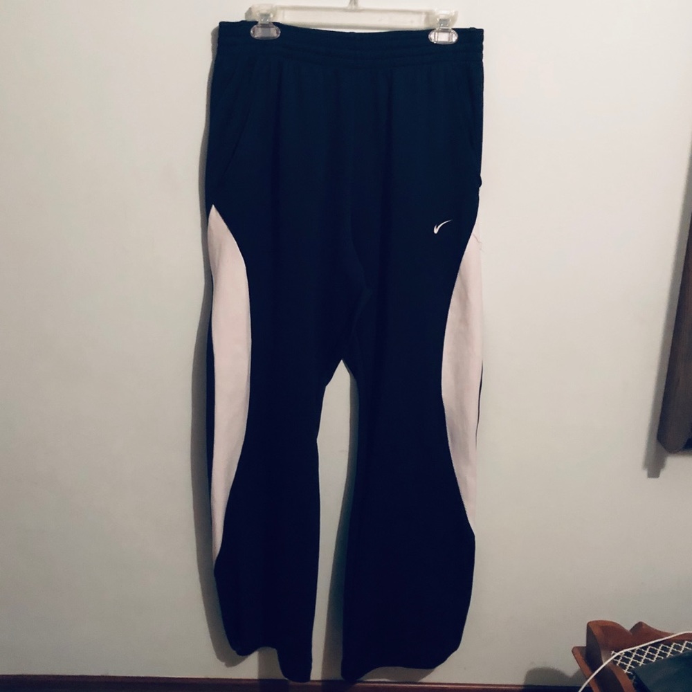 NIKE SWEATPANTS